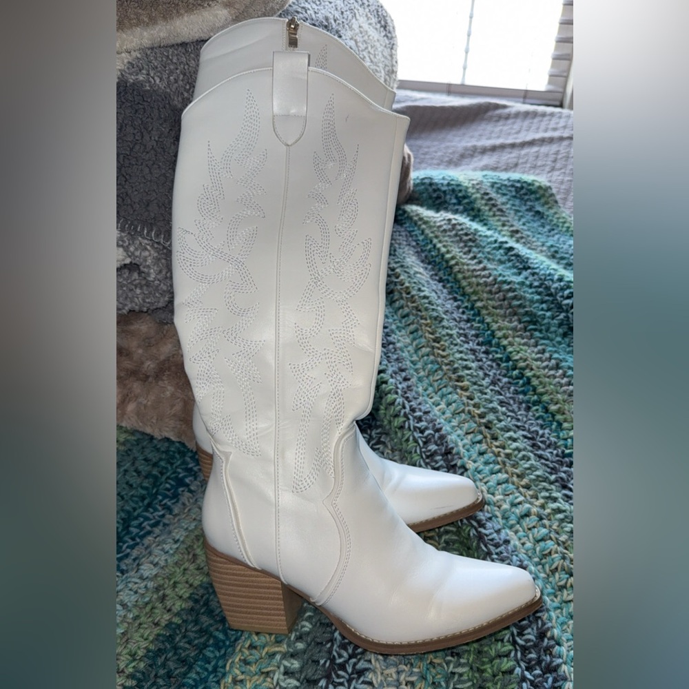 White Cowboy Boot Size 7